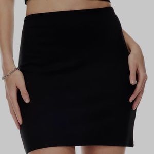 NWT aritzia sunday best nora bodycon mini skirt